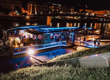 Amadeus Salzach-Insel-Bar