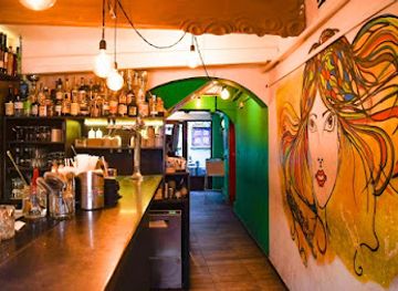 hungary/gyor/bar/szomszed-koktelbar-es-kavezo