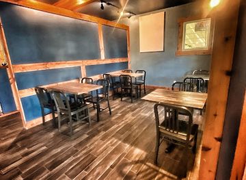 washington/leavenworth/bar/bear-bear