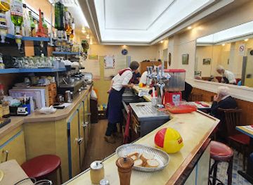 france/paris/louvre-tuileries/bar/au-petit-bar
