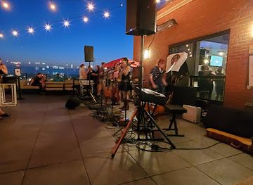 UP Skybar & Lounge