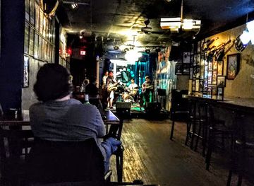 connecticut/new-haven-harbor/bar/stella-blues