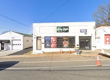 virginia/lynchburg/bar/lucky-strike