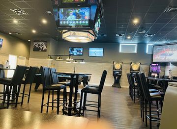 canada/western-manitoba/bar/t-birds-food-fun-games