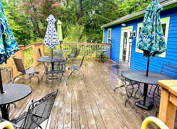 connecticut/gillette-castle-state-park/bar/two-wrasslin-cats-coffee-house-cafe