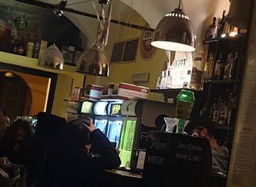 italy/palermo/kalsa/bar/drunk-s