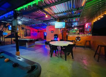 honduras/tela/bar/billares-menvel-and-bar