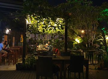 malaysia/kuching/bar/bear-garden