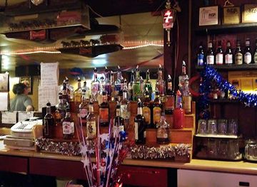 indiana/the-indiana-uplands/bar/wolfies-s-time-out-tavern