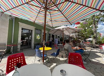 Propaganda bar