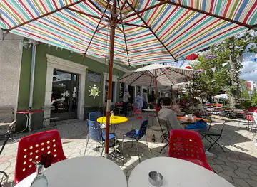Propaganda bar