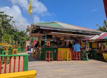 saint-kitts-and-nevis/pinney-s-beach/bar/sunshines-restaurant