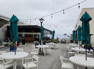 california/huntington-beach/pacific-city/bar/simmzy-s