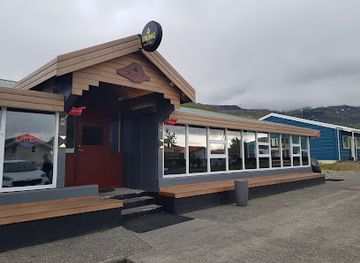 iceland/snaefellsnes-peninsula/bar/kaffi-59