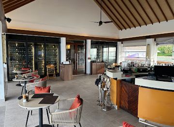 maldives/huvadhoo-atoll/bar/sol-rising