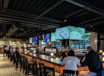 rhode-island/east-greenwich/bar/tavern-in-the-square