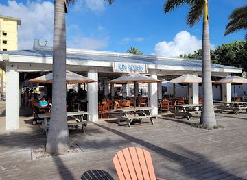 florida/st-petersburg-beach/bar/rum-runners-bar-grille