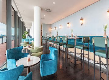 germany/hamburg/hafencity/bar/blick-bar-elbphilharmonie