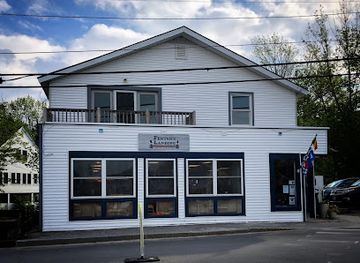 new-hampshire/dartmouth-lake-sunapee/bar/fenton-s-landing