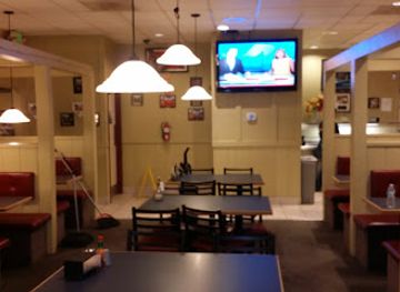 california/san-lorenzo/bar/round-table-pizza