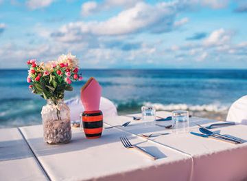 maldives/gnaviyani-atoll/bar/pebbles-restaurant