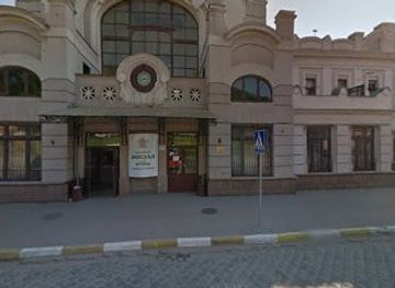 ukraine/chernivtsi/central-square/bar/fjyvaspmit