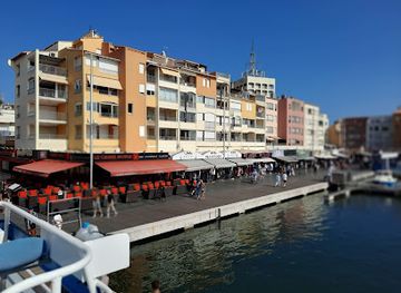 france/languedoc-coast/bar/le-carre-rouge