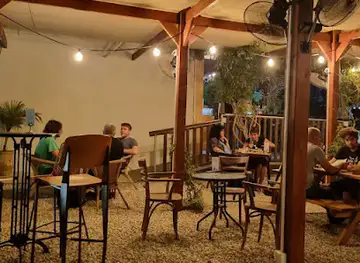 נוף בחצר