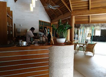 maldives/faafu-atoll/bar/pool-bar