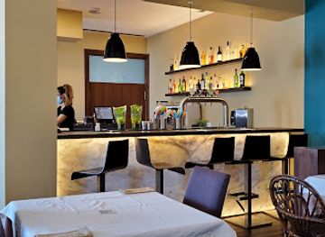 portugal/guimaraes/bar/vira-bar