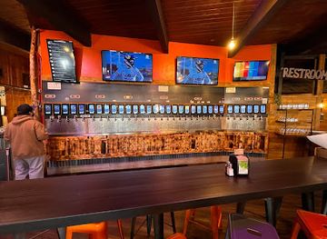 colorado/garden-of-the-gods/bar/trails-end-taproom-and-eatery