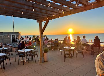 indiana/the-dunes/bar/pavilion-indiana-dunes-beach-cafe