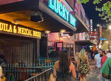 nevada/las-vegas/fremont-street/bar/lucky-day