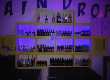 jamaica/blue-mountains/bar/rain-drops-entertainment-center