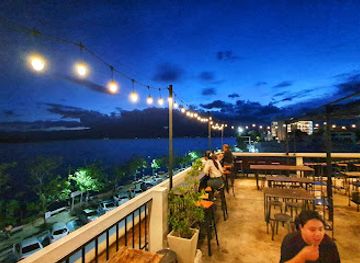 thailand/phi-pan-nam-range/bar/pheun-rooftop-view