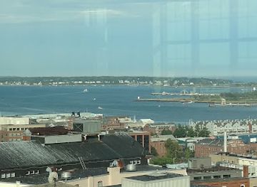 maine/portland-head-light/bar/top-of-the-east