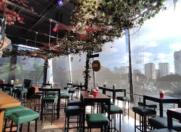 dominican-republic/santo-domingo/piantini/bar/beer-market-acropolis