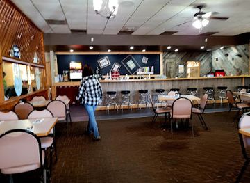 wyoming/crook-county/bar/uncle-louie-s-diner