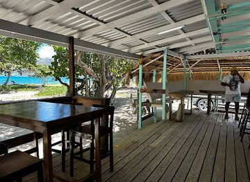saint-lucia/vieux-fort-quarter/bar/nauti-iguana-beach-bar-and-grill