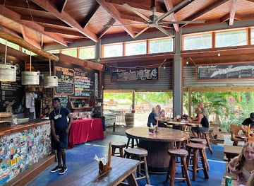 honduras/bay-islands/bar/roatan-island-brewing-co