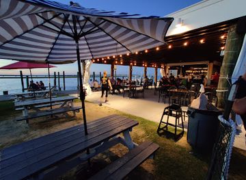 virginia/assateague-island-national-seashore/bar/don-s-seafood-market-restaurant