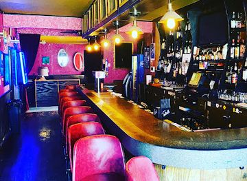 wisconsin/milwaukee/bar/stella-s-a-cocktail-dive