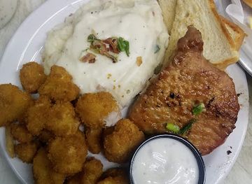 kansas/high-plains/bar/bar-grill