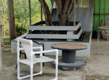 barbados/saint-james/bar/first-and-last-end-bar