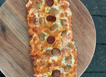 missouri/meramec-caverns/bar/fatso-s-famous-pizza