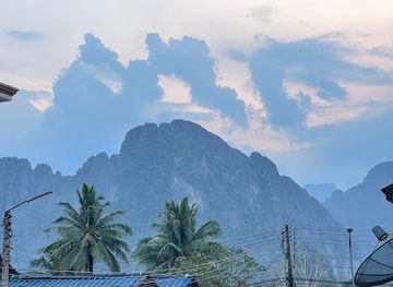 laos/vang-vieng-karst-landscape/bar/lime-lounge-cocktails-tapas