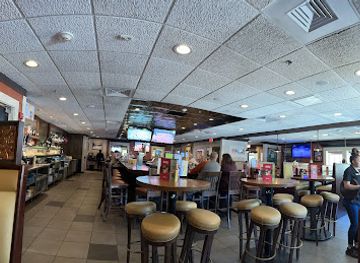 massachusetts/mohawk-trail/bar/99-restaurants