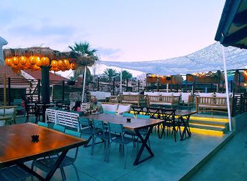 israel/nahariya/bar/papaya-beach