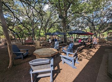 texas/mckinney-falls-state-park/bar/moontower-saloon