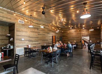 missouri/meramec-caverns/bar/rich-s-famous-burgers-sullivan